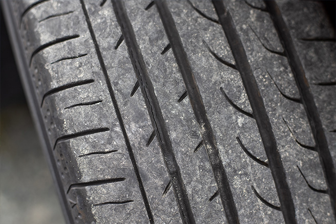 タイヤのおすすめの保管方法とは タイヤを長持ちさせるために知っておきたいこと 教えて おとなの自動車保険