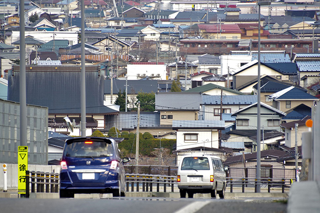 知っておきたいエンジンブレーキとフットブレーキの違いとは 有効活用術について紹介 教えて おとなの自動車保険