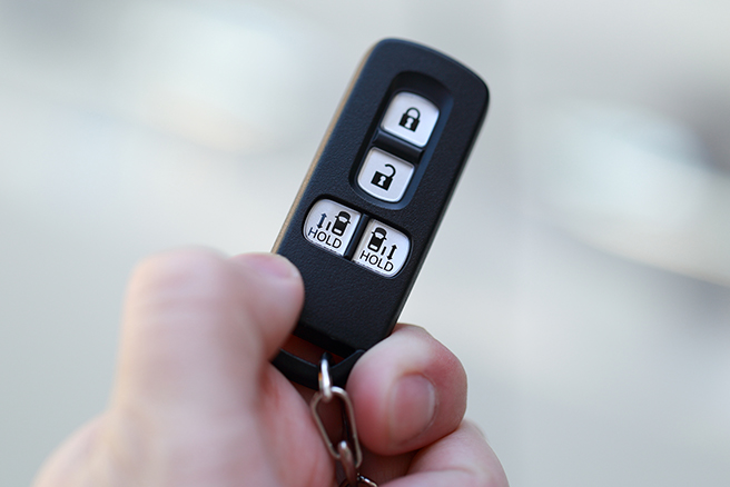 最新の車両盗難手口であるコードグラバーとは スマートキー搭載車の盗難対策について 教えて おとなの自動車保険